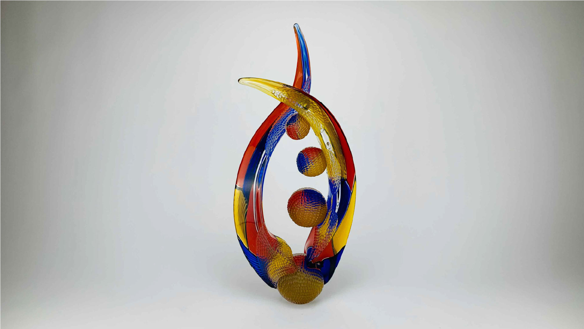 richard-royal-apropo-series-Cry-Love-A20-09-yellow-blue-red-primary-colors-solid-glass-sculpture